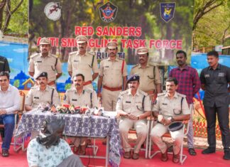శేషాచలంలో భారీ ఎర్రచందనం స్మగ్లింగ్ భగ్నం