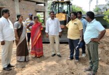 మల్టీ యుటిలిటీ సెంటర్ పనులను త్వరిత గతిన పూర్తి చేయాలని ఆదేశించిన ఇల్లందు మున్సిపల్ చైర్పర్సన్ దొడ్డ కిరణమిత్ర డానియల్